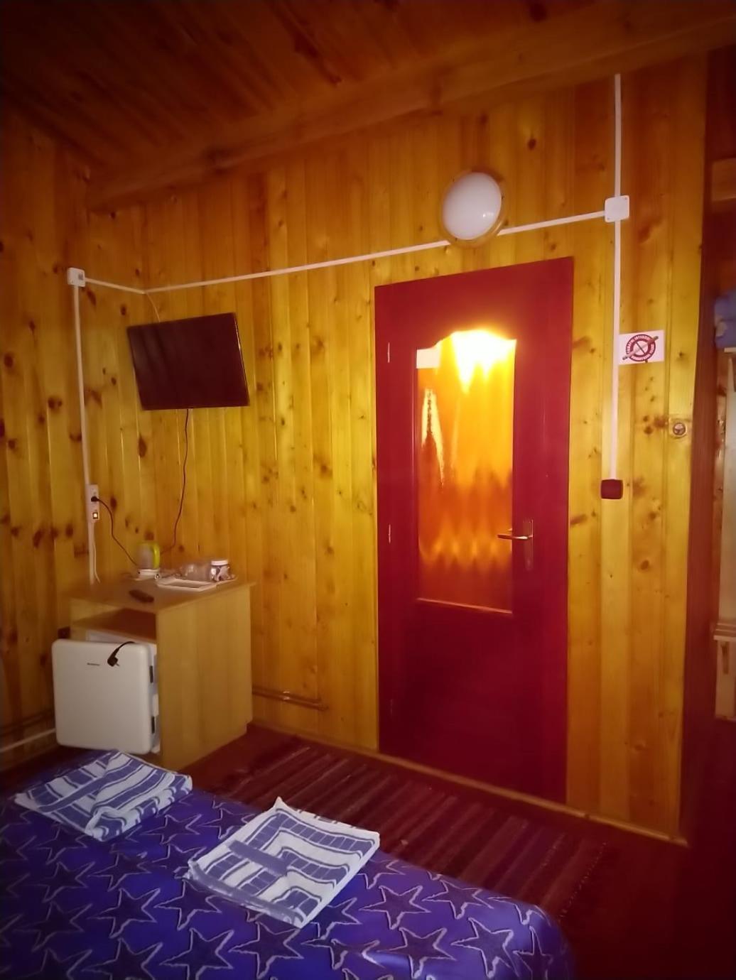 Hotel Casutele Likas Lacu Roșu Habitación foto