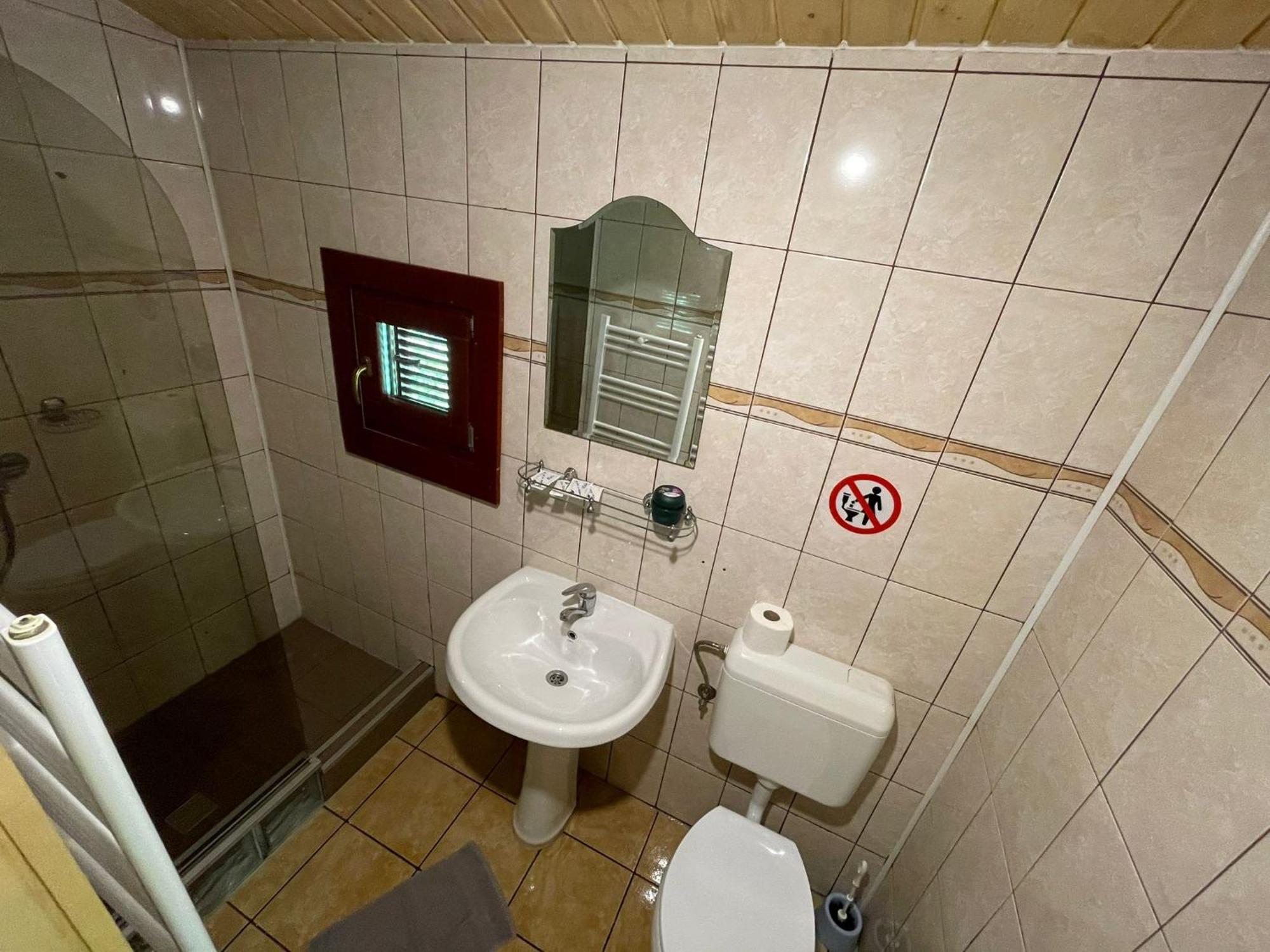 Hotel Casutele Likas Lacu Roșu Habitación foto